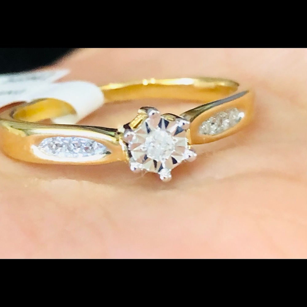 Diamond Engagement Solitaire ring - Picture 1 of 12